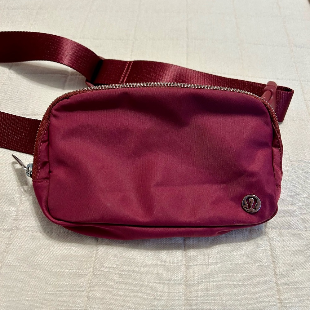 Lululemon belt bag